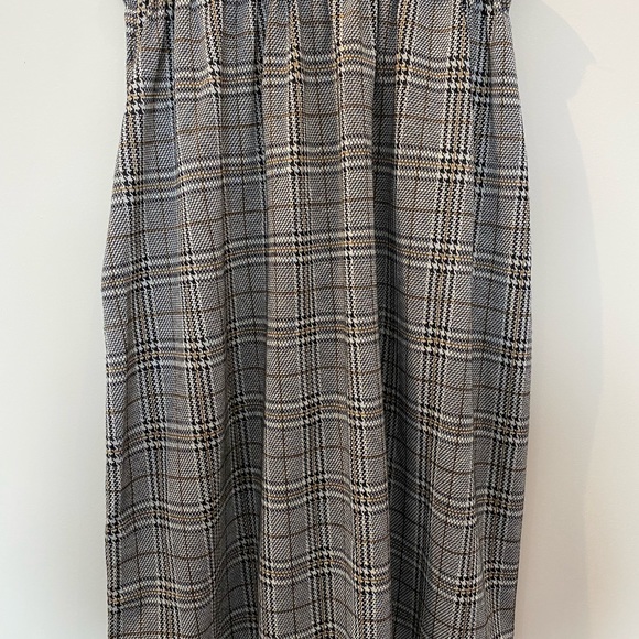 Classic long skirt with pockets! - Picture 5 of 7